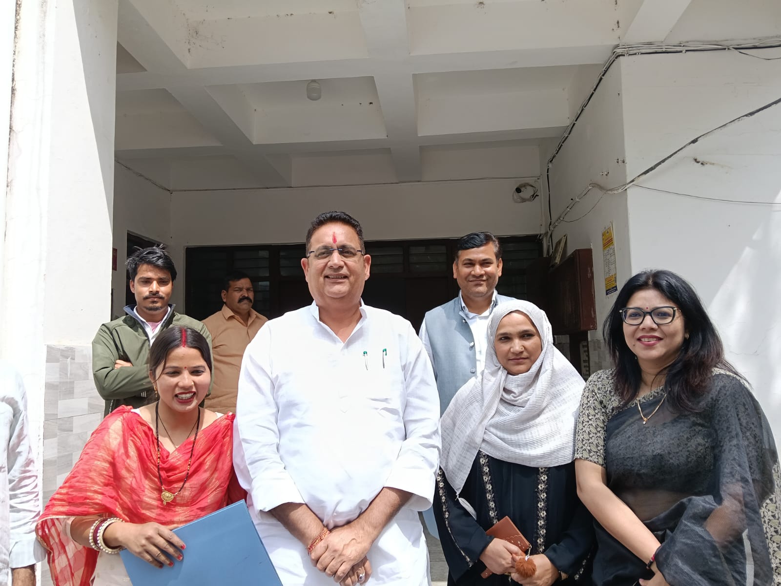 motion_photo_1372947650845246170